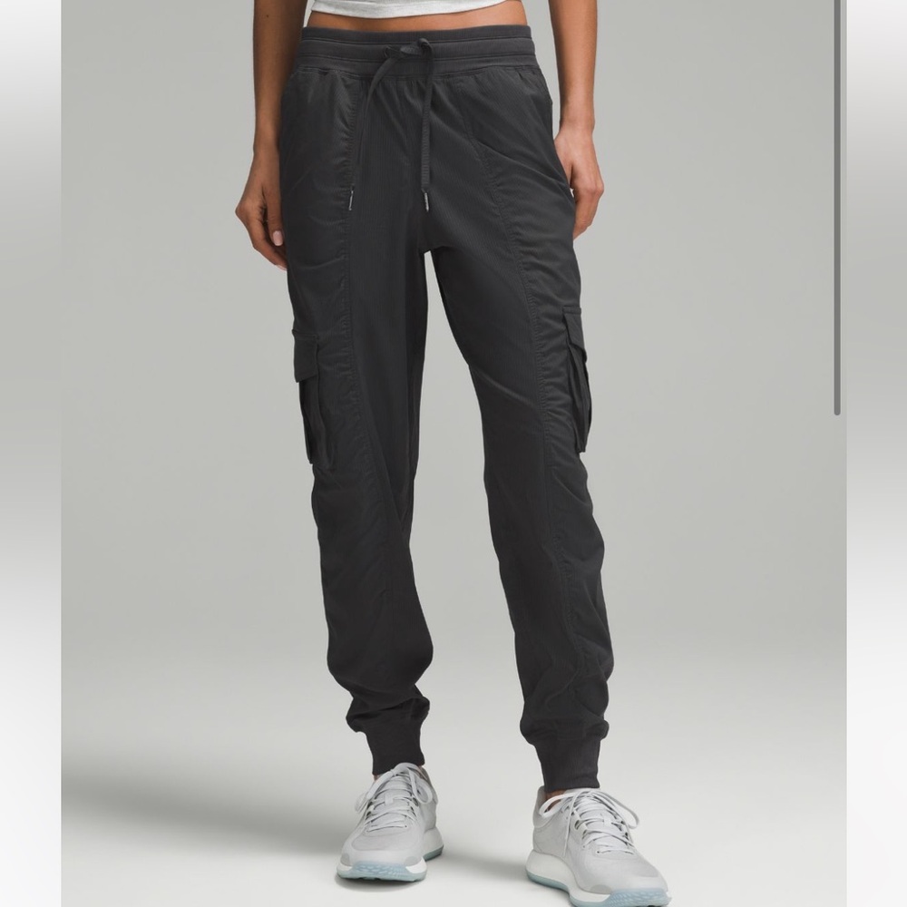 Dance studio relaxed fit MR cargo jogger